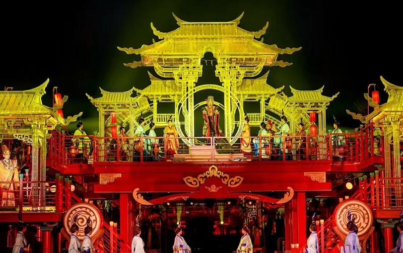 량야의 운치, 온 도시에 물들다