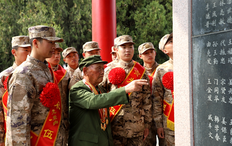 맹량고 아래 성화 이어지다…이몽 자제들 입대 열기 넘쳐