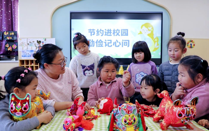 린이: 절약 풍조, 학교에 들어와 근검절약 마음에 새기다