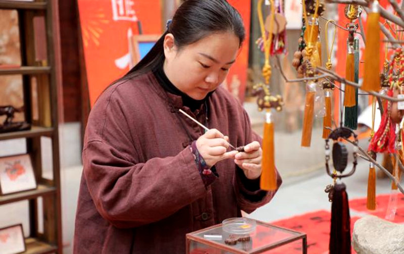 설맛, 나무향과 수공예 속에서 깨어나다