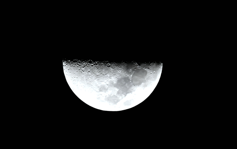 올해 최대 상현달 나타나